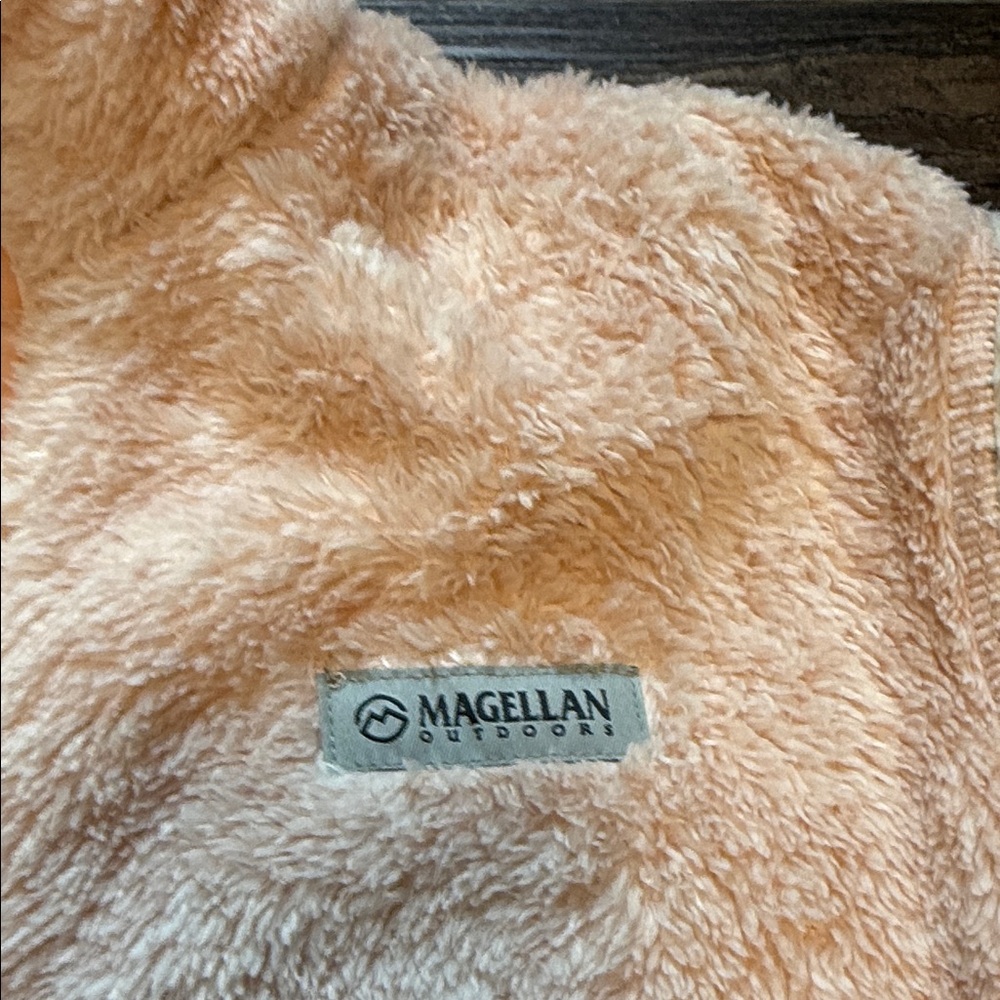 Magellan Outdoors Women’s Classic Fit Pink Cream Sherpa Half-Zip Pullover size M - Picture 3 of 4